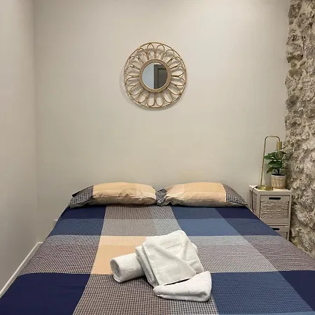 Charming Haven In דירה