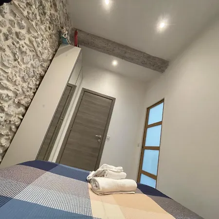 Apartment Charming Haven In *