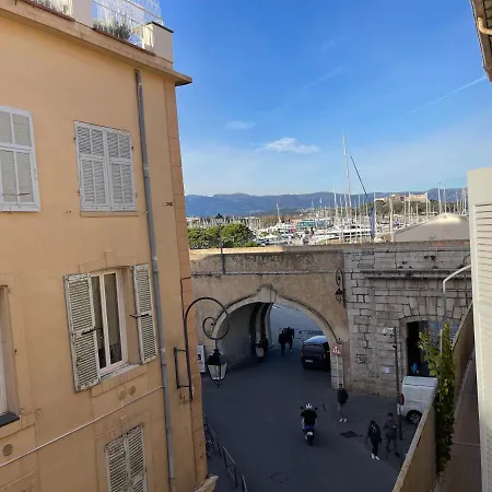 Apartment Charming Haven In Antibes