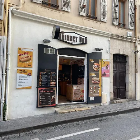 דירה Charming Haven In